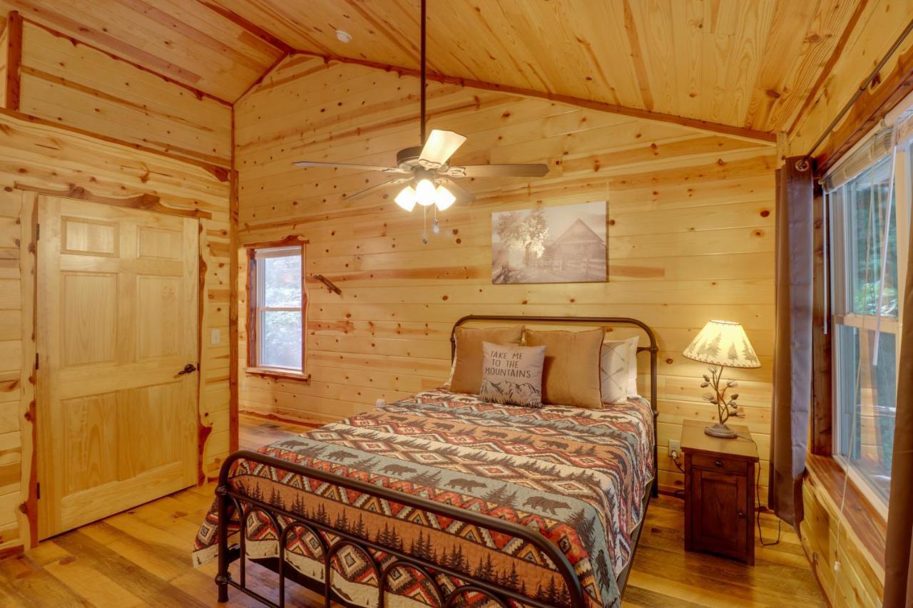 Romantic Mountain View Cabin Rental Near Downtown! Exterior foto