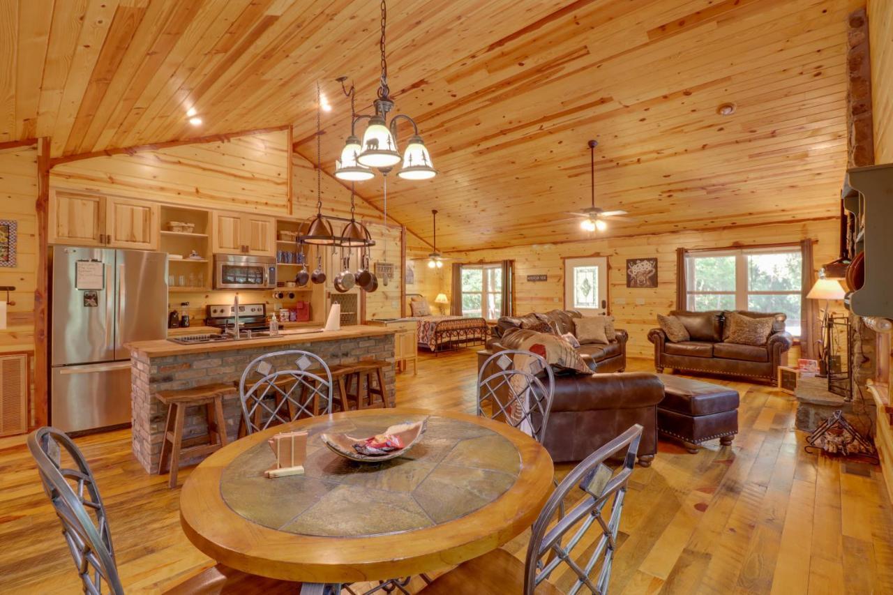 Romantic Mountain View Cabin Rental Near Downtown! Exterior foto